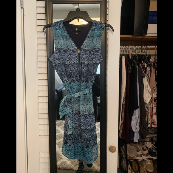 Small blue design dress - Picture 3 of 6